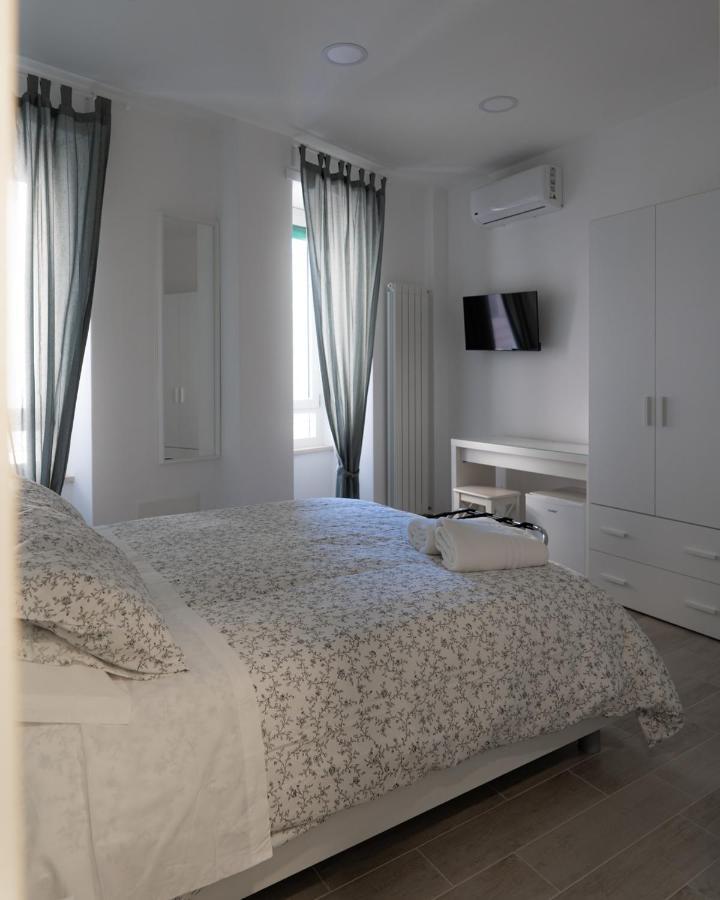Dimora Cavour Hotel Naples Exterior photo