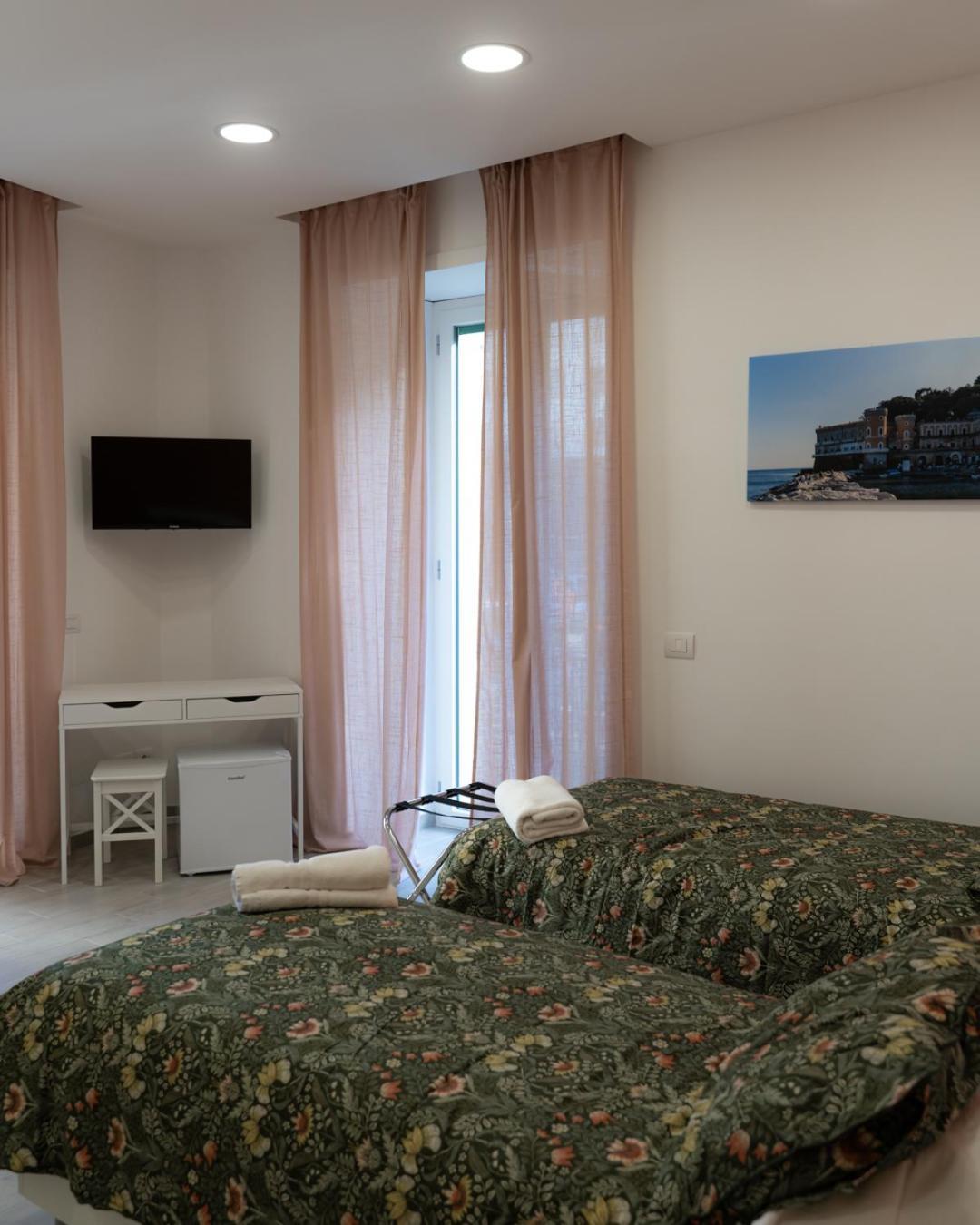 Dimora Cavour Hotel Naples Room photo